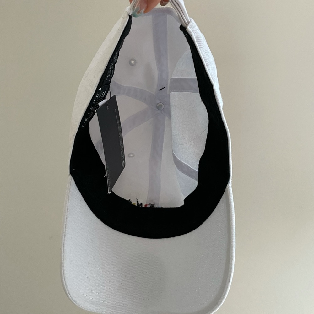 Friends hat - Picture 2 of 3